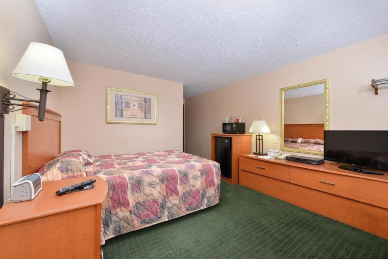 Super 8 By Wyndham Casper West By The River Luaran gambar