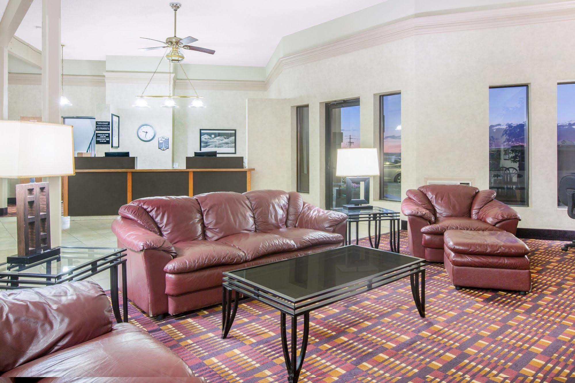 Super 8 By Wyndham Casper West By The River Luaran gambar